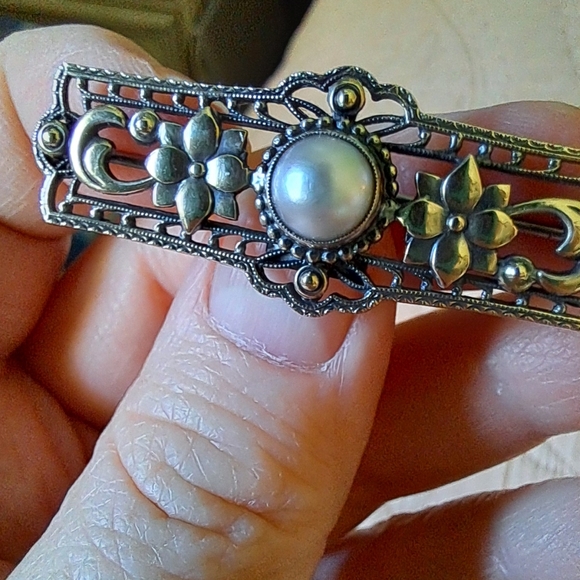 Vintage 14kt over Sterling Silver Symmetalic Floral Pearl Brooch - Picture 3 of 13
